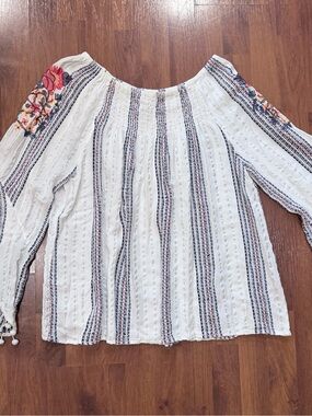 Studio West Boho Tunic Size XL Off Shoulder Embroidered Kimono Sleeves Tassel